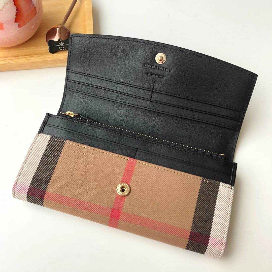 КОШЕЛЕК BURBERRY детальное фото