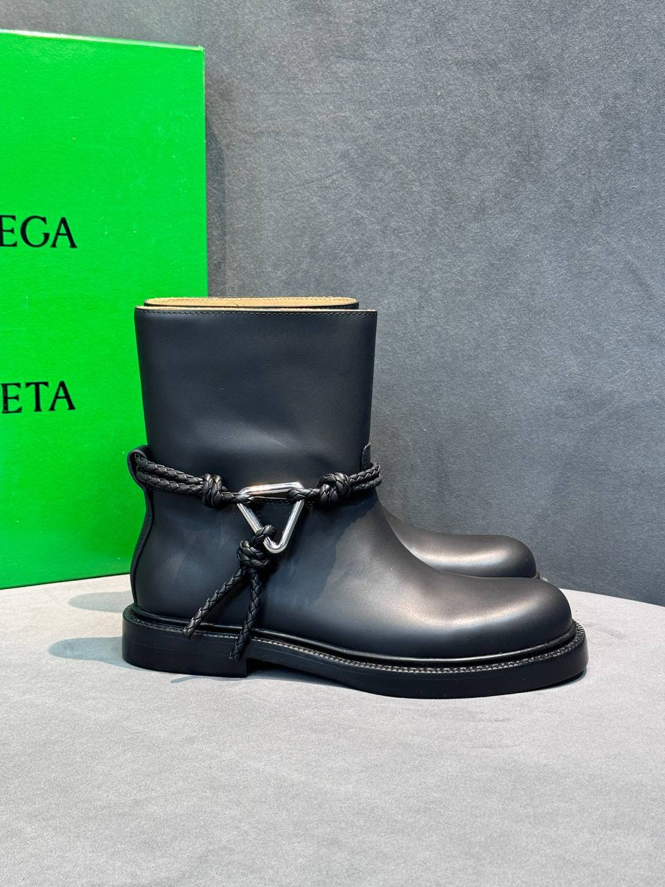 САПОГИ BOTTEGA VENETA детальное фото