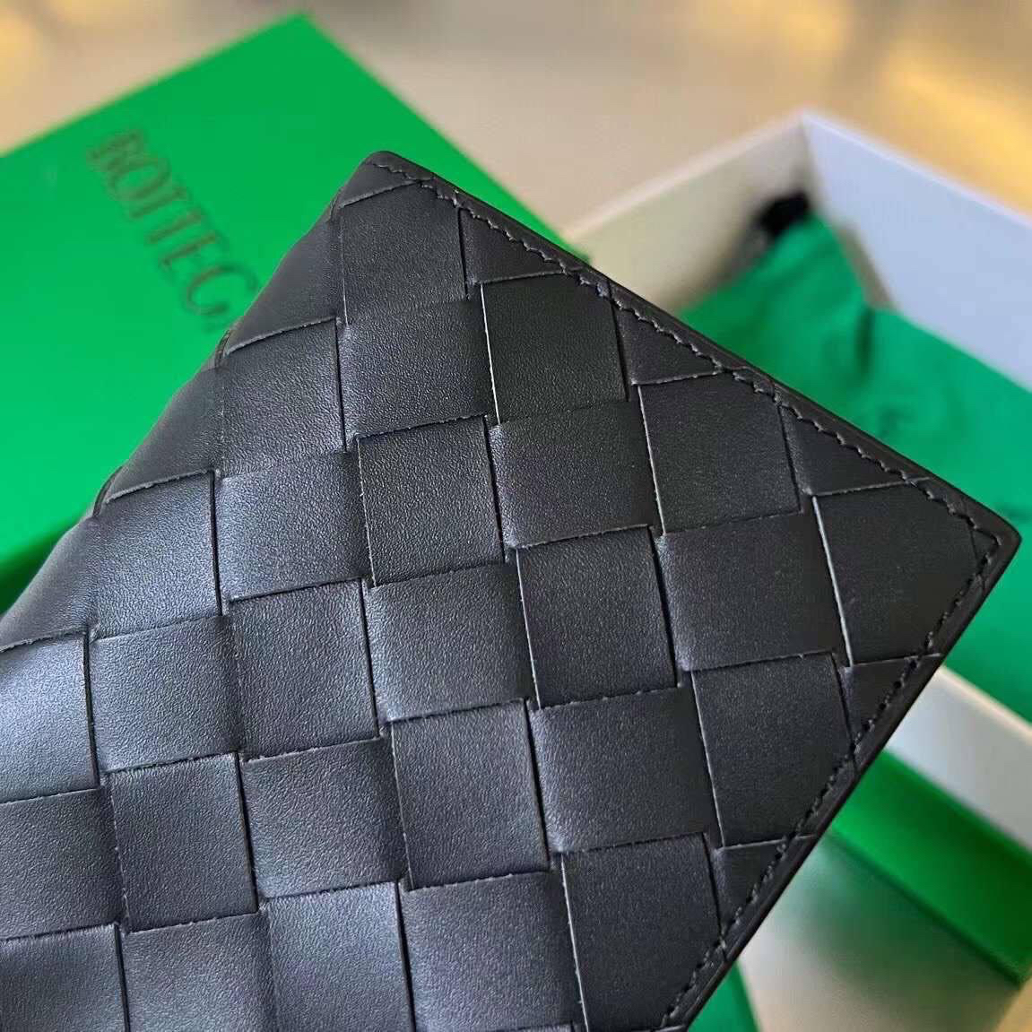 МУЖСКАЯ ОБЛОЖКА НА ПАСПОРТ BOTTEGA VENETA детальное фото