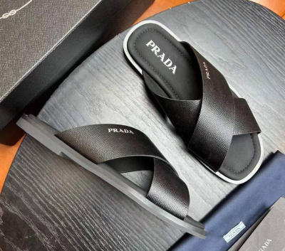 МУЖСКИЕ ШЛЕПКИ PRADA фото