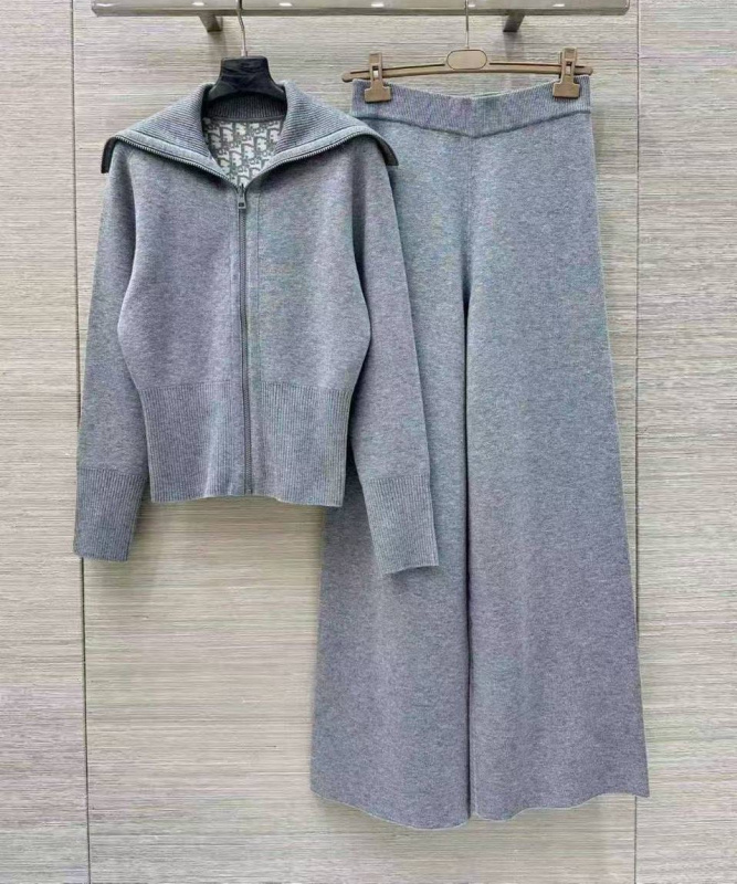 КОСТЮМ CHRISTIAN DIOR фото