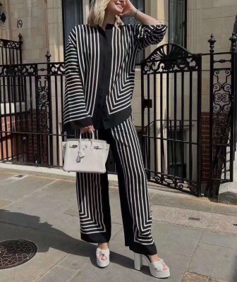 КОСТЮМ TOTEME фото