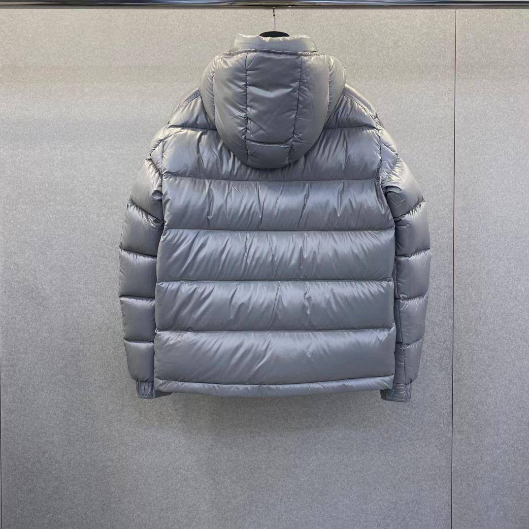 МУЖСКОЙ ПУХОВИК MONCLER детальное фото