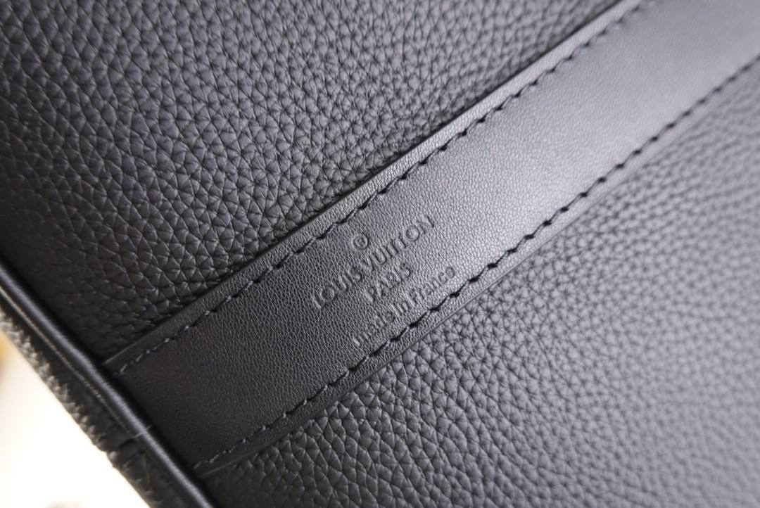 ДОРОЖНАЯ СУМКА LOUIS VUITTON детальное фото