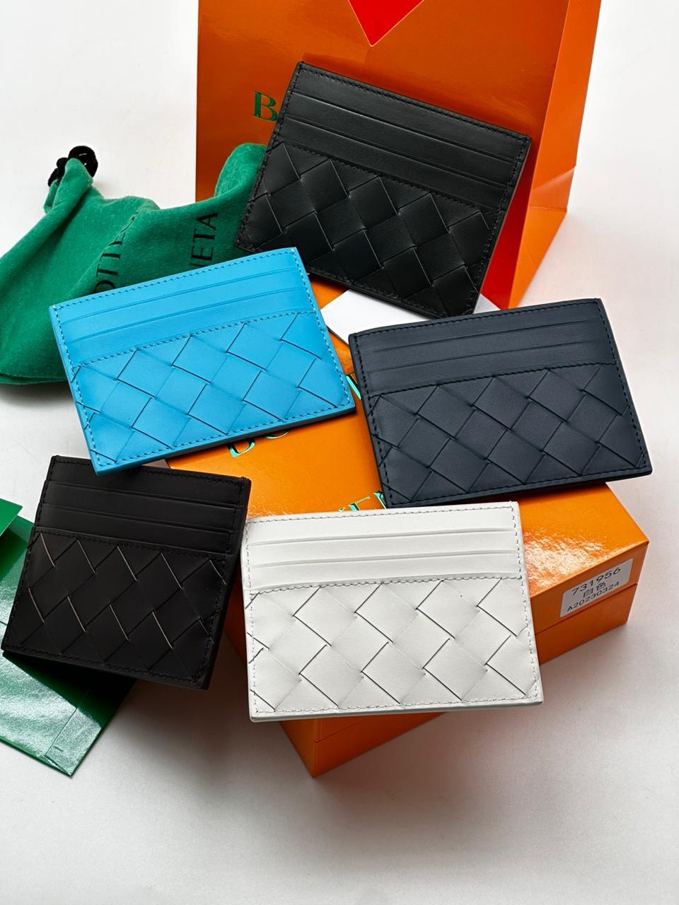 МУЖСКОЙ КАРТХОЛДЕР BOTTEGA VENETA детальное фото