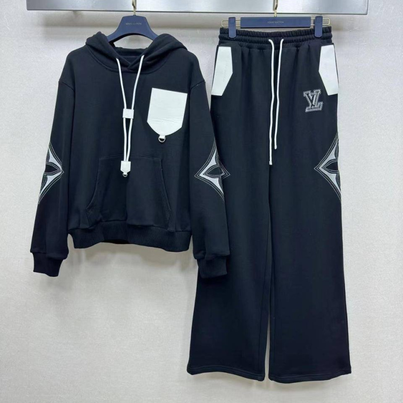 КОСТЮМ LOUIS VUITTON фото