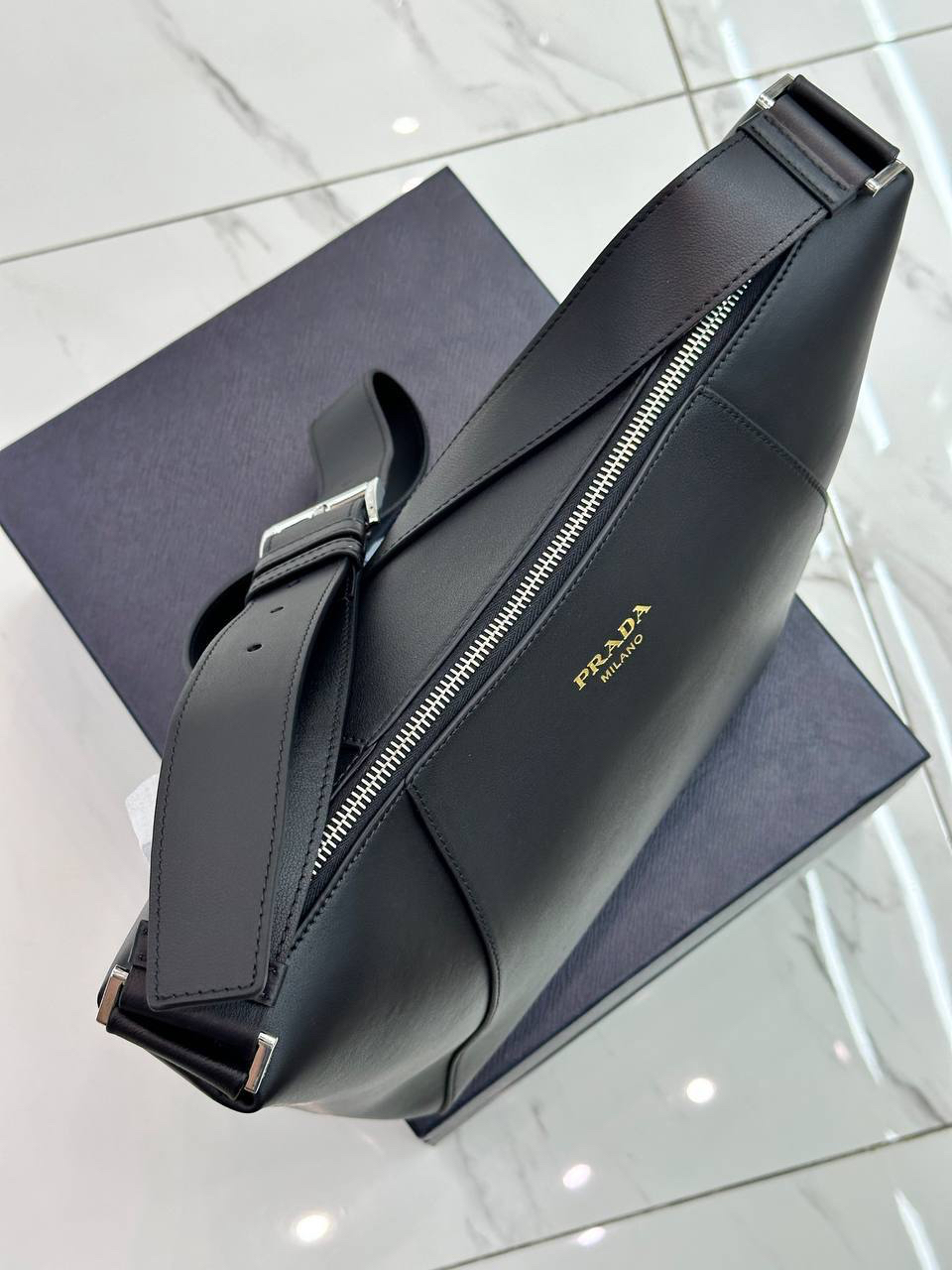 МУЖСКАЯ СУМКА МЕССЕНДЖЕР PRADA детальное фото
