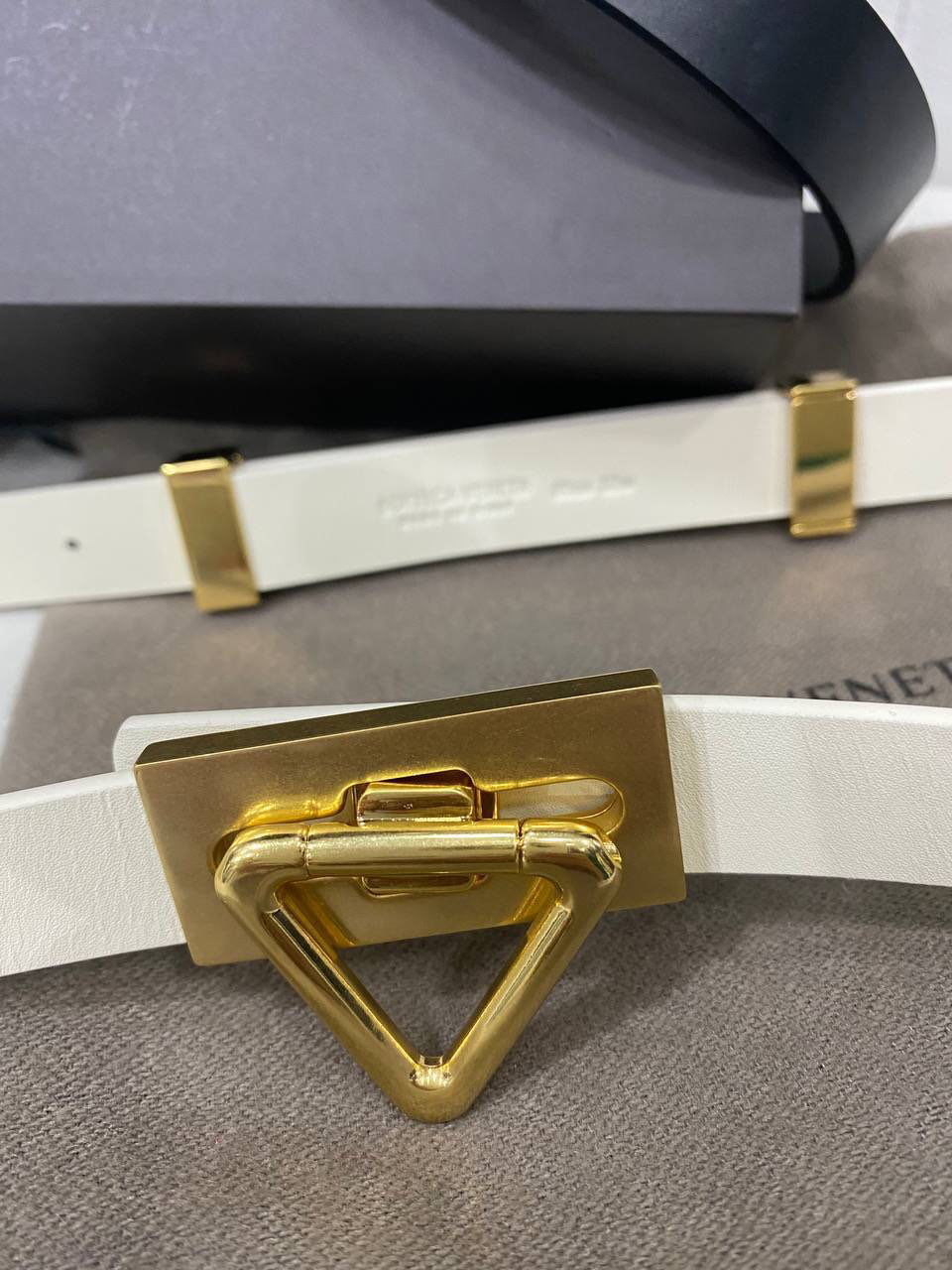 ЖЕНСКИЙ РЕМЕНЬ BOTTEGA VENETA детальное фото