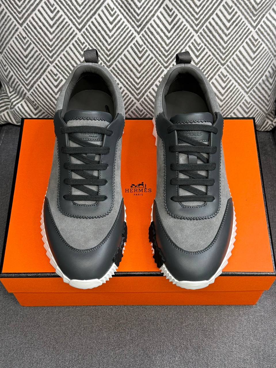 МУЖСКИЕ КРОССОВКИ HERMES детальное фото