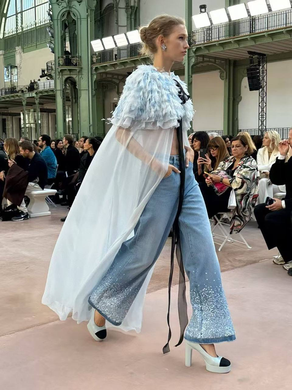 ДЖИНСЫ CHANEL детальное фото