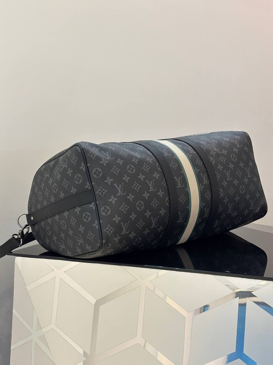 ДОРОЖНАЯ СУМКА LOUIS VUITTON детальное фото