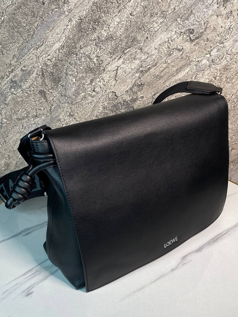 МУЖСКАЯ СУМКА МЕССЕНДЖЕР LOEWE детальное фото