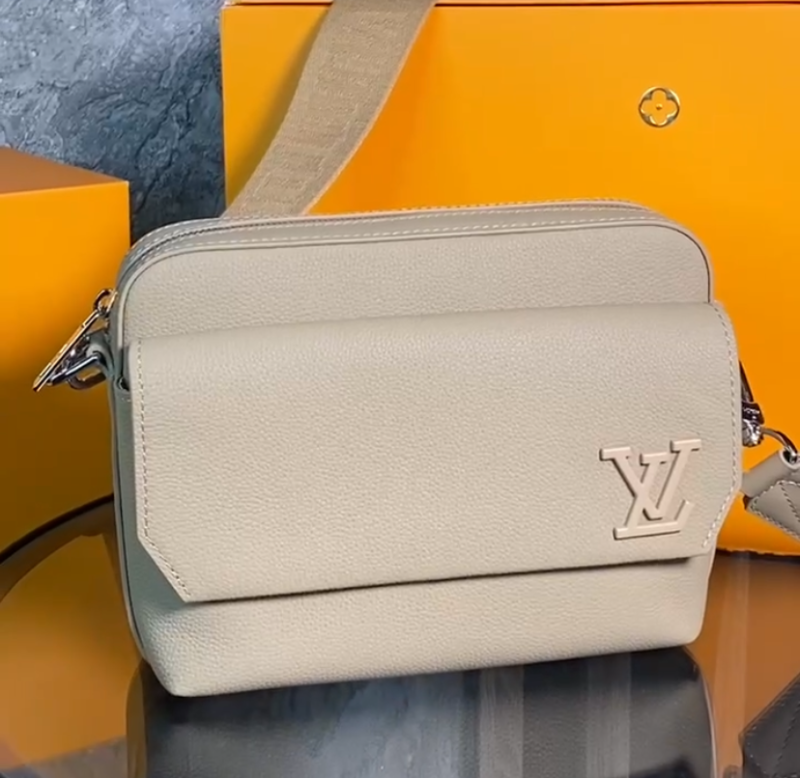 МУЖСКАЯ СУМКА МЕССЕНДЖЕР LOUIS VUITTON фото