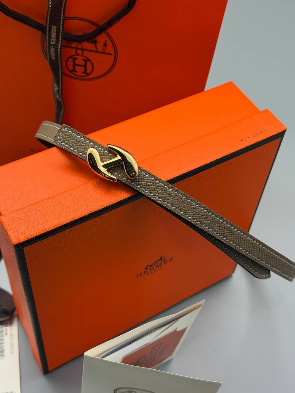 ЖЕНСКИЙ РЕМЕНЬ ДВУХСТОРОННИЙ HERMES детальное фото