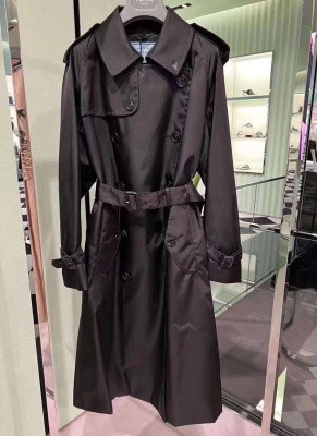 ПЛАЩ PRADA фото
