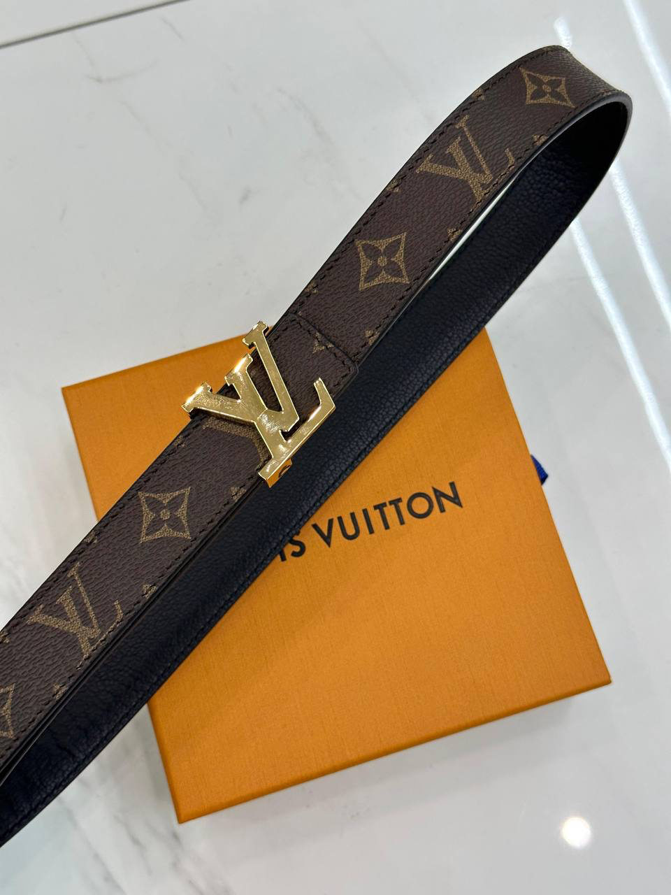 ЖЕНСКИЙ РЕМЕНЬ ДВУСТОРОННИЙ LOUIS VUITTON детальное фото