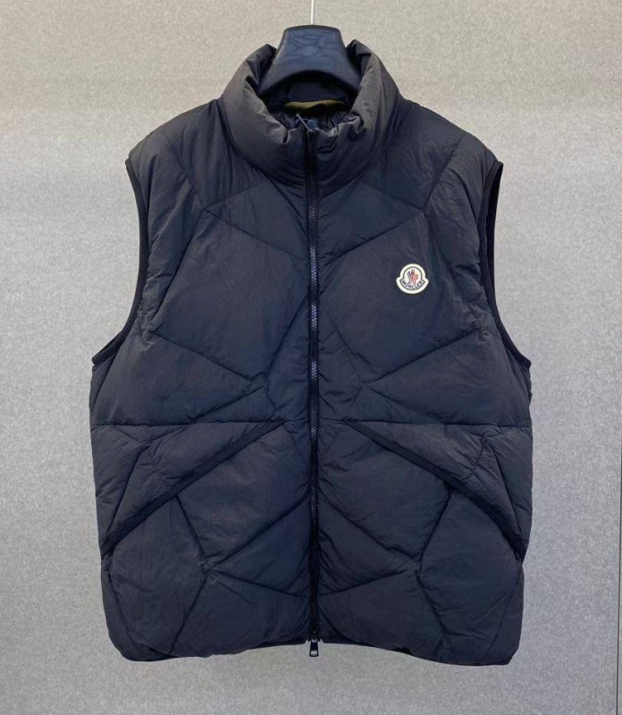 МУЖСКОЙ ЖИЛЕТ MONCLER фото