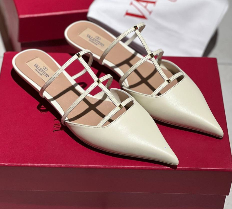 ШЛЕПКИ VALENTINO фото