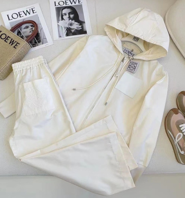 КОСТЮМ LOEWE фото