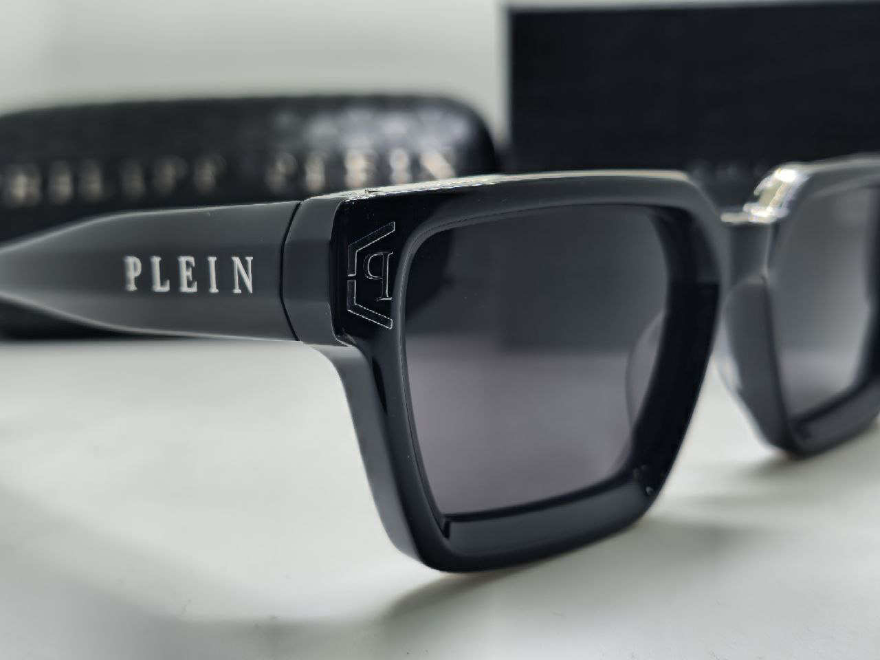 МУЖСКИЕ ОЧКИ PHILLIP PLEIN детальное фото