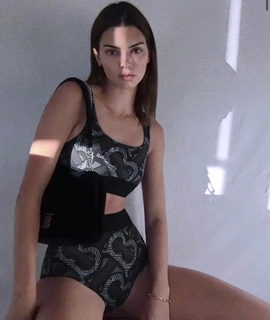 КУПАЛЬНИК BURBERRY детальное фото