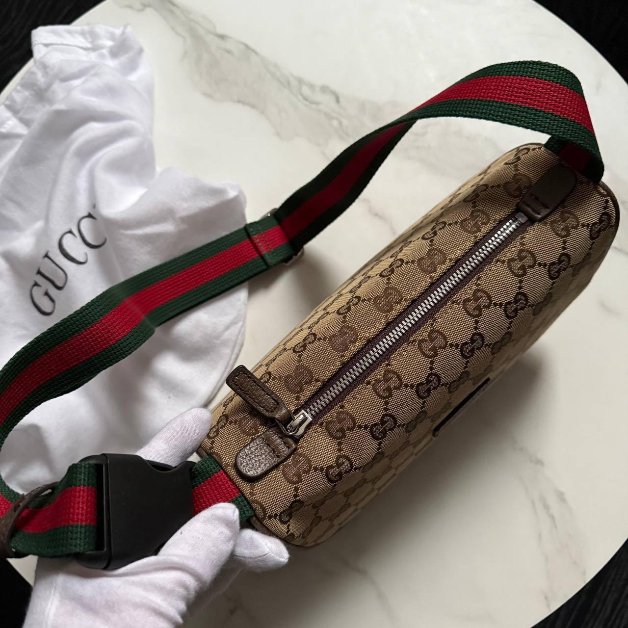 МУЖСКАЯ СУМКА МЕССЕНДЖЕР GUCCI детальное фото