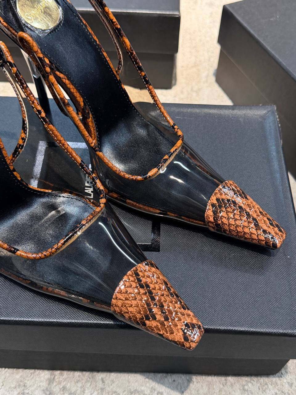 ТУФЛИ SAINT LAURENT детальное фото