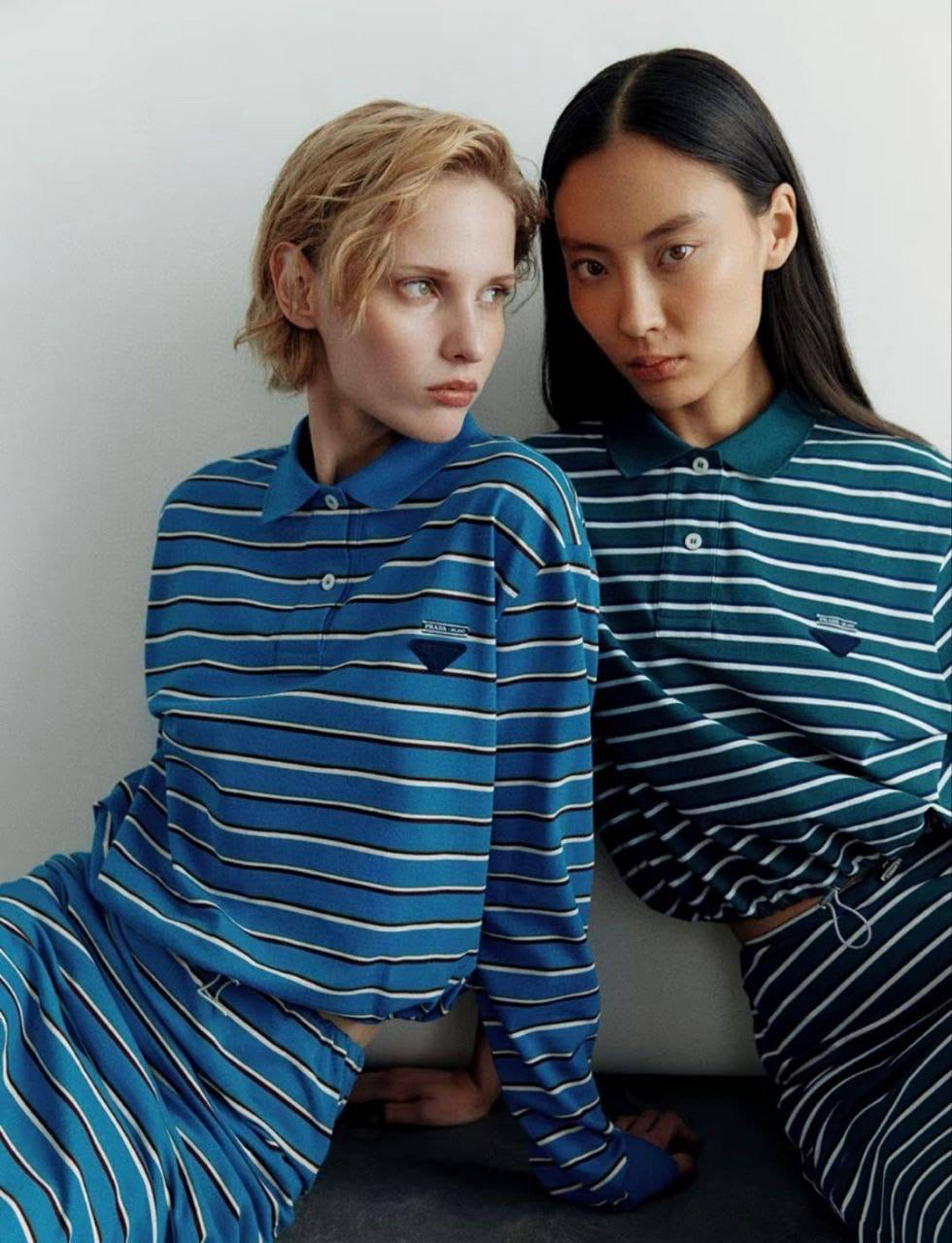 КОСТЮМ PRADA детальное фото