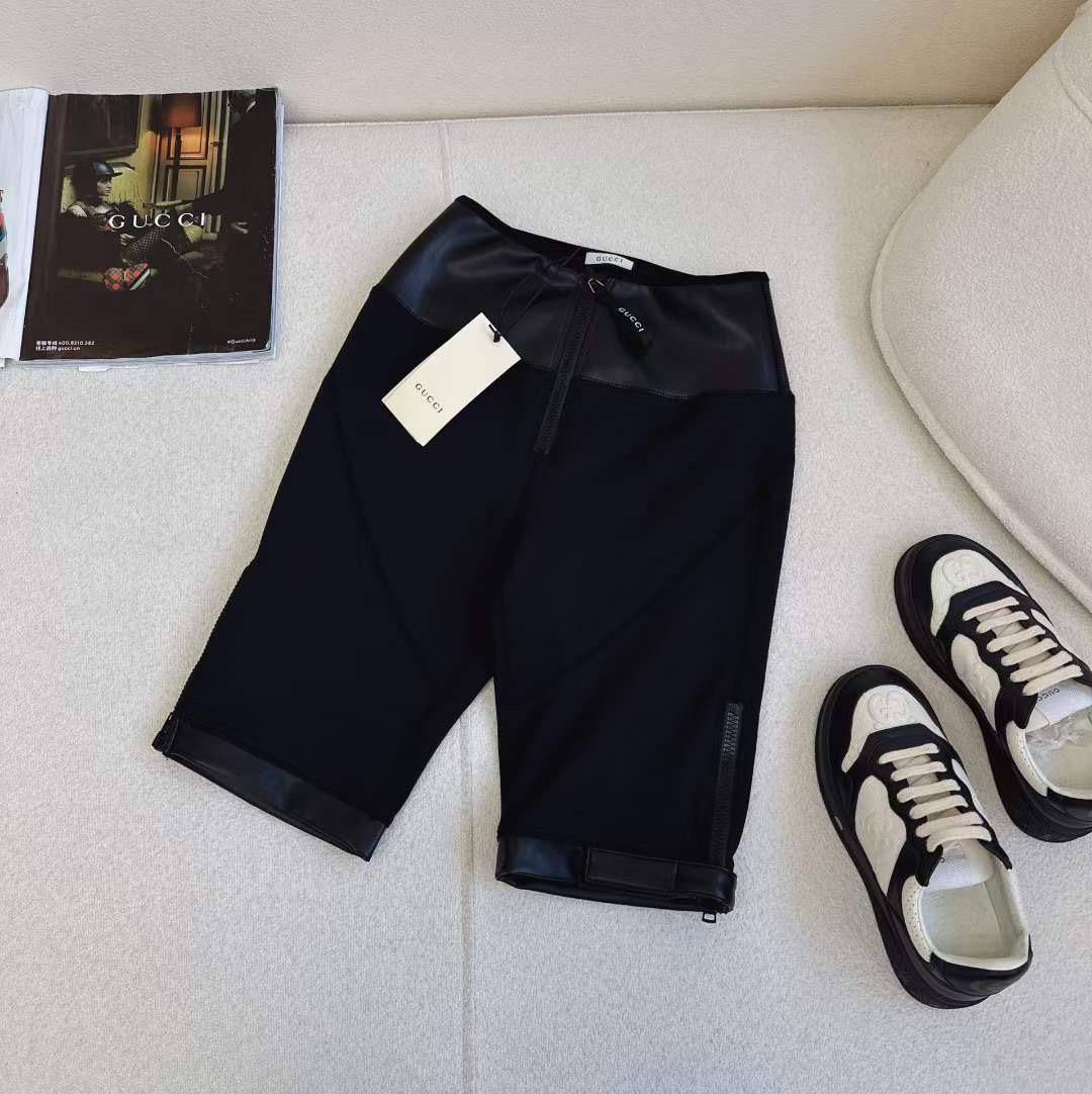 КОСТЮМ GUCCI детальное фото