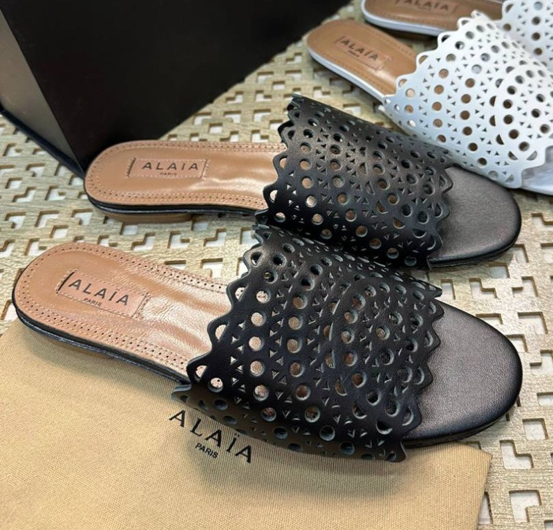 ШЛЕПКИ ALAIA фото