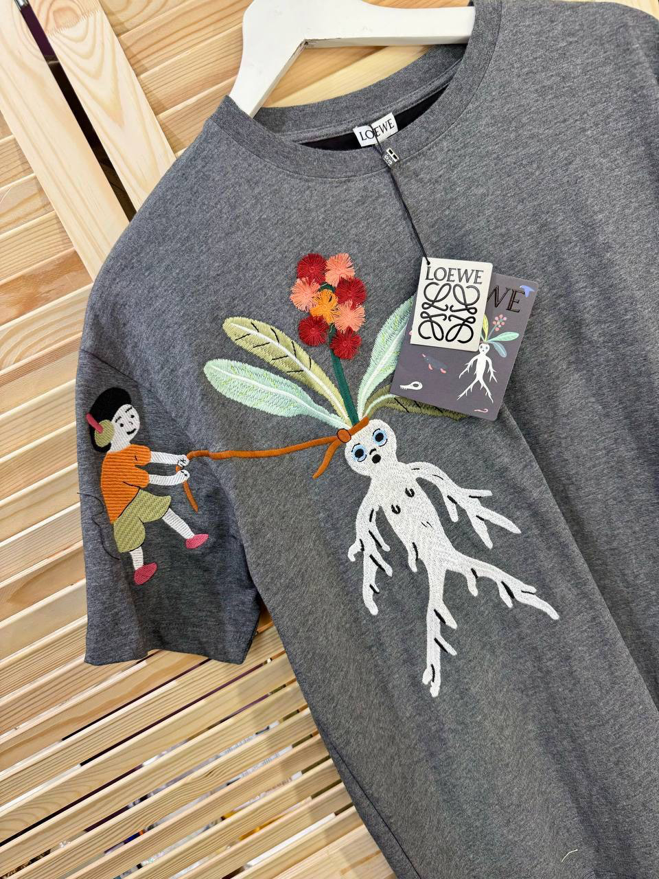 ФУТБОЛКА LOEWE детальное фото