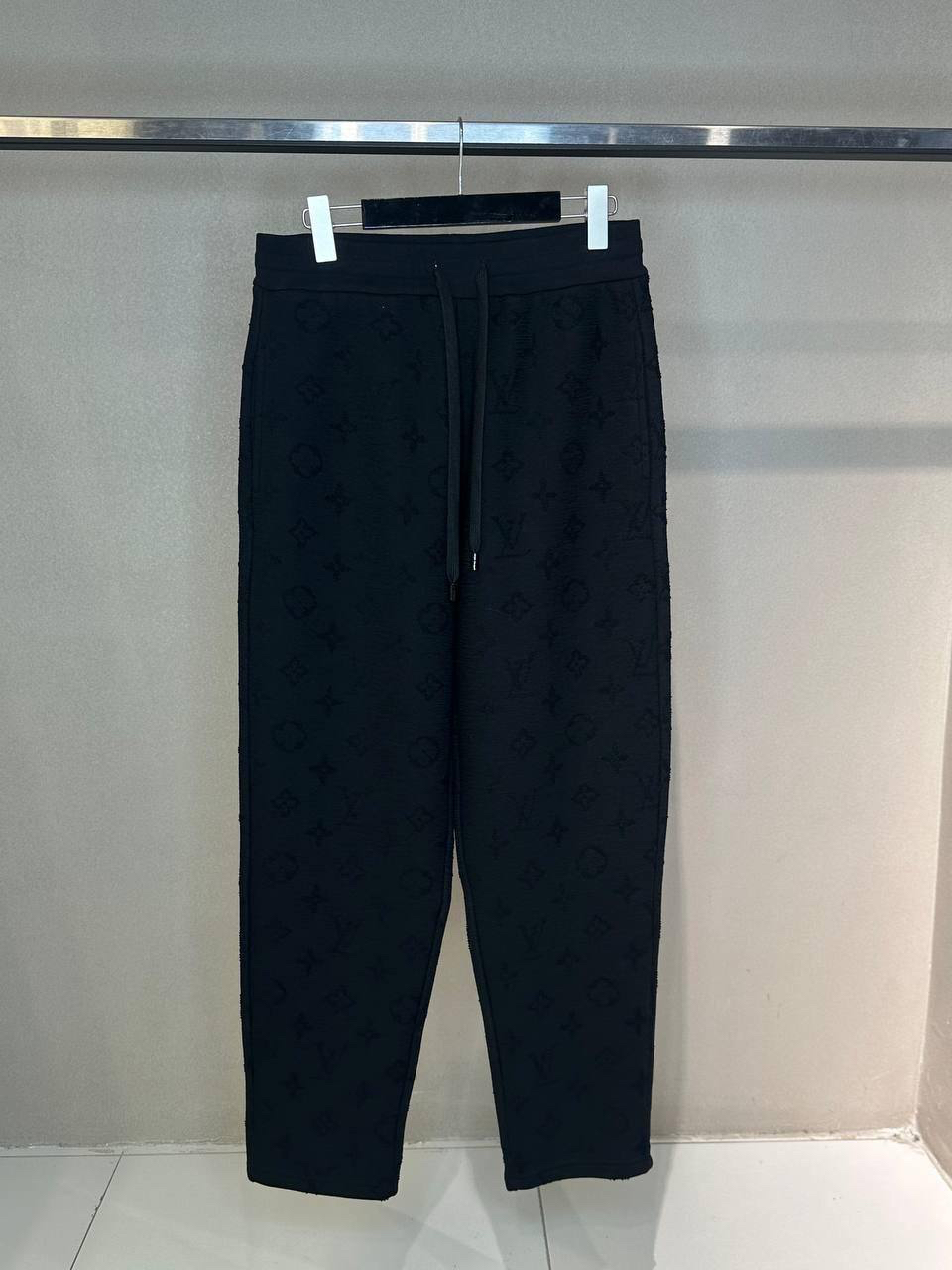 МУЖСКОЙ КОСТЮМ LOUIS VUITTON детальное фото