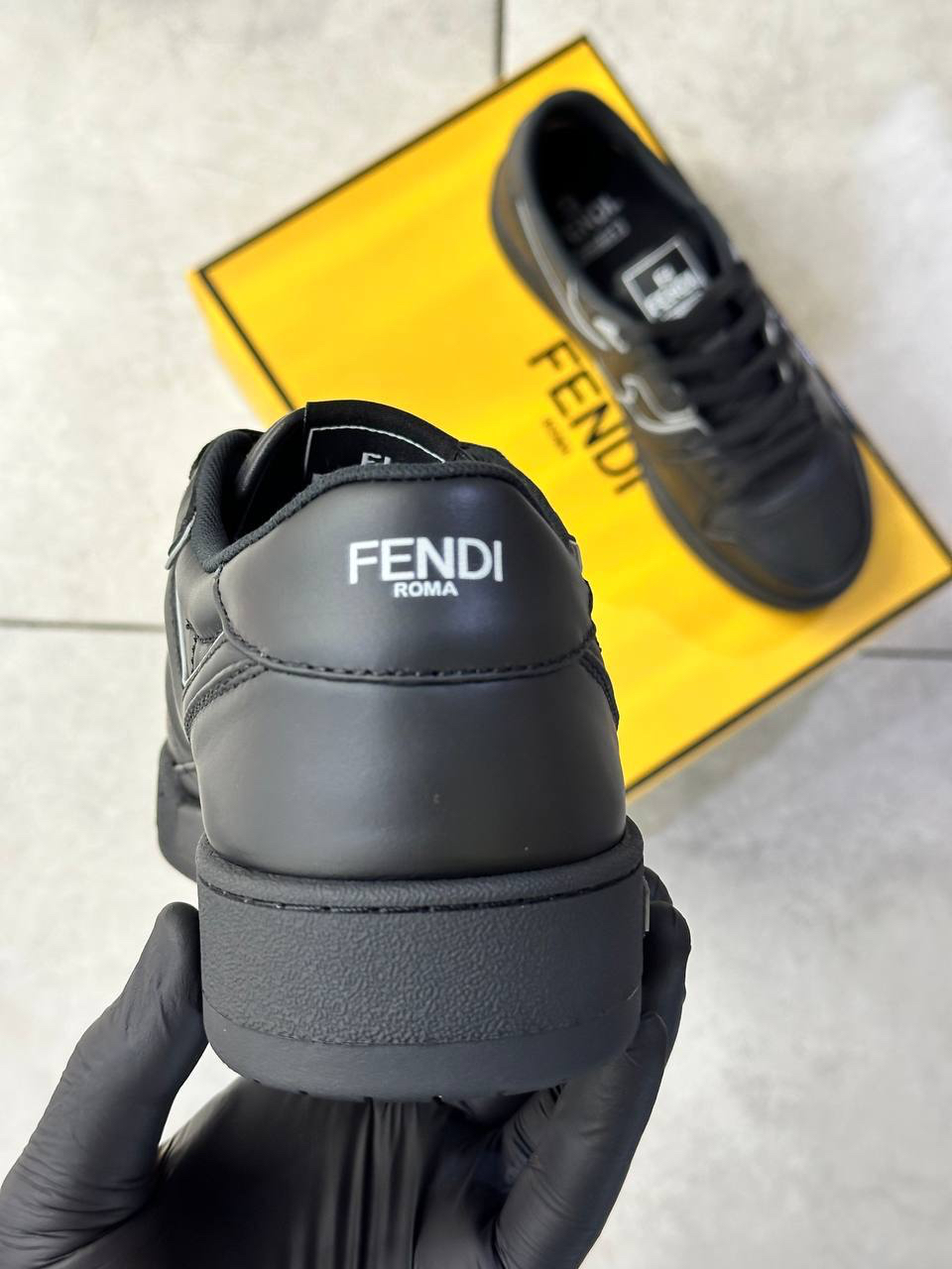 МУЖСКИЕ КЕДЫ FENDI детальное фото