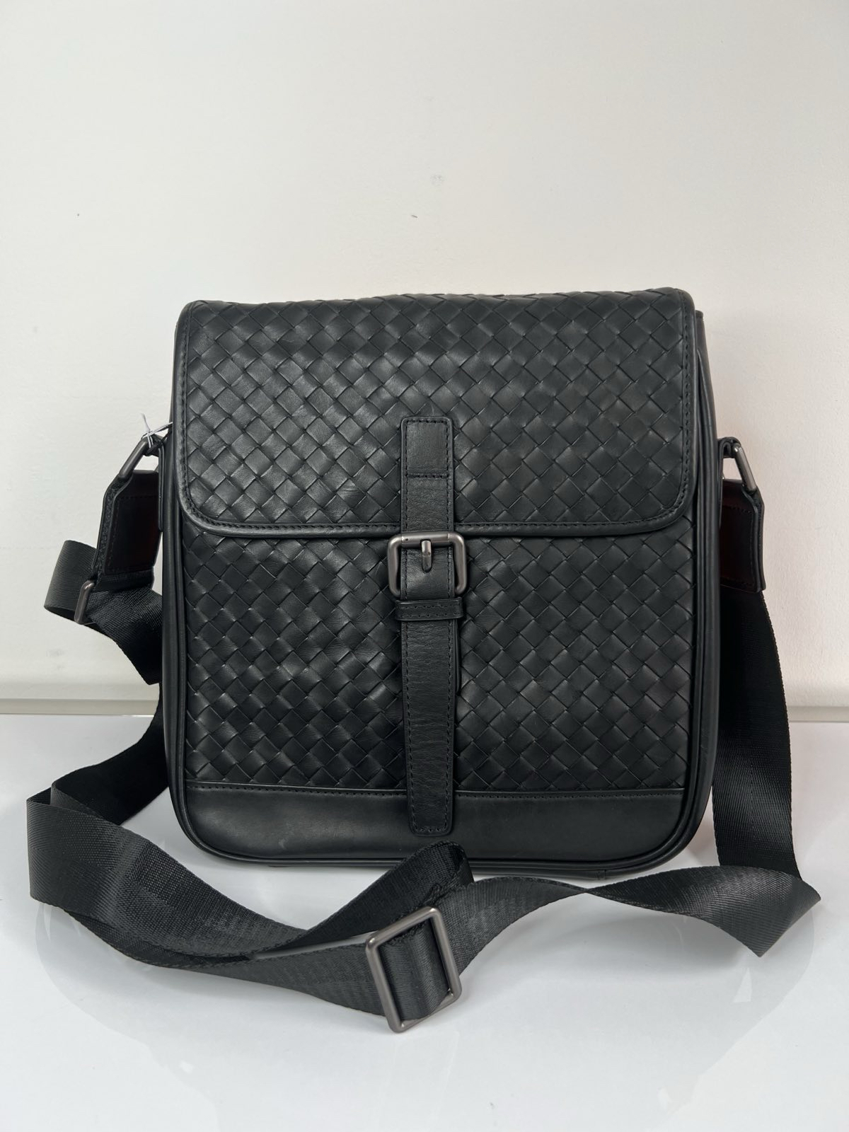 МУЖСКАЯ СУМКА МЕССЕНДЖЕР BOTTEGA VENETA детальное фото
