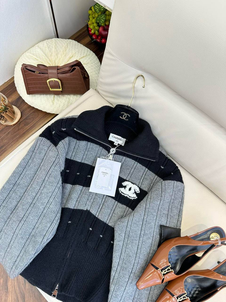 СВИТЕР CHANEL детальное фото