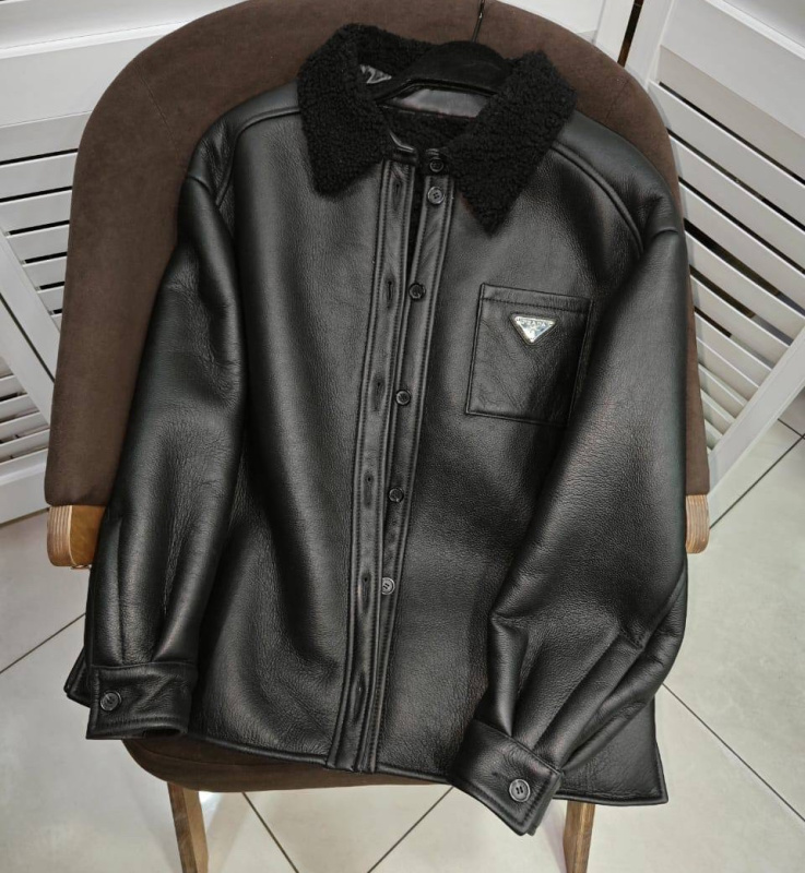 ДУБЛЕНКА PRADA фото