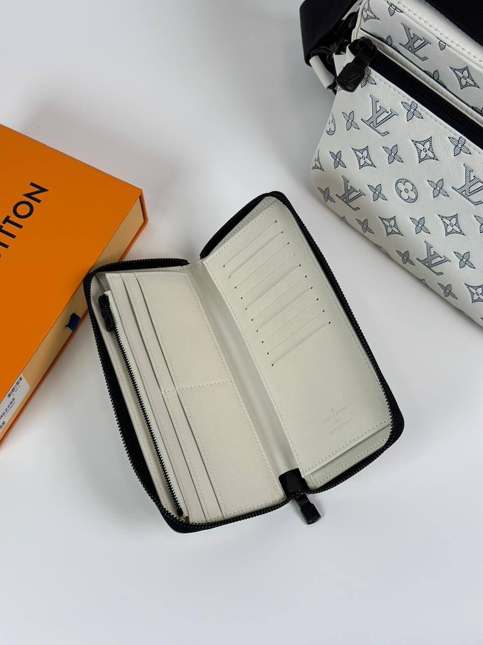 МУЖСКОЙ КОШЕЛЕК LOUIS VUITTON детальное фото