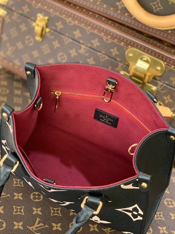 СУМКА LOUIS VUITTON детальное фото