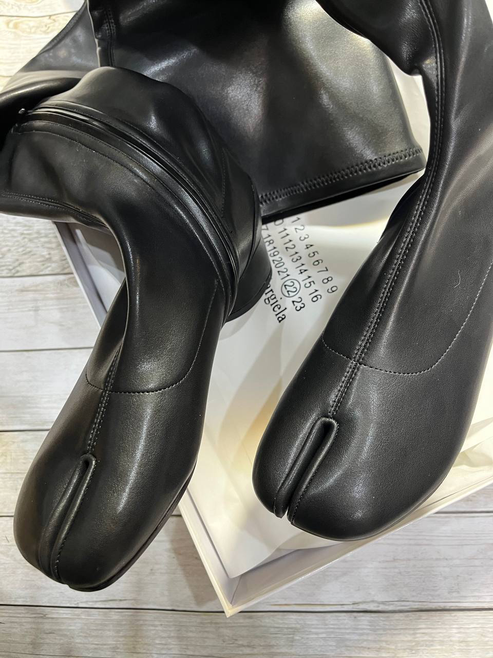 САПОГИ БОТФОРТЫ MAISON MARGIELA детальное фото