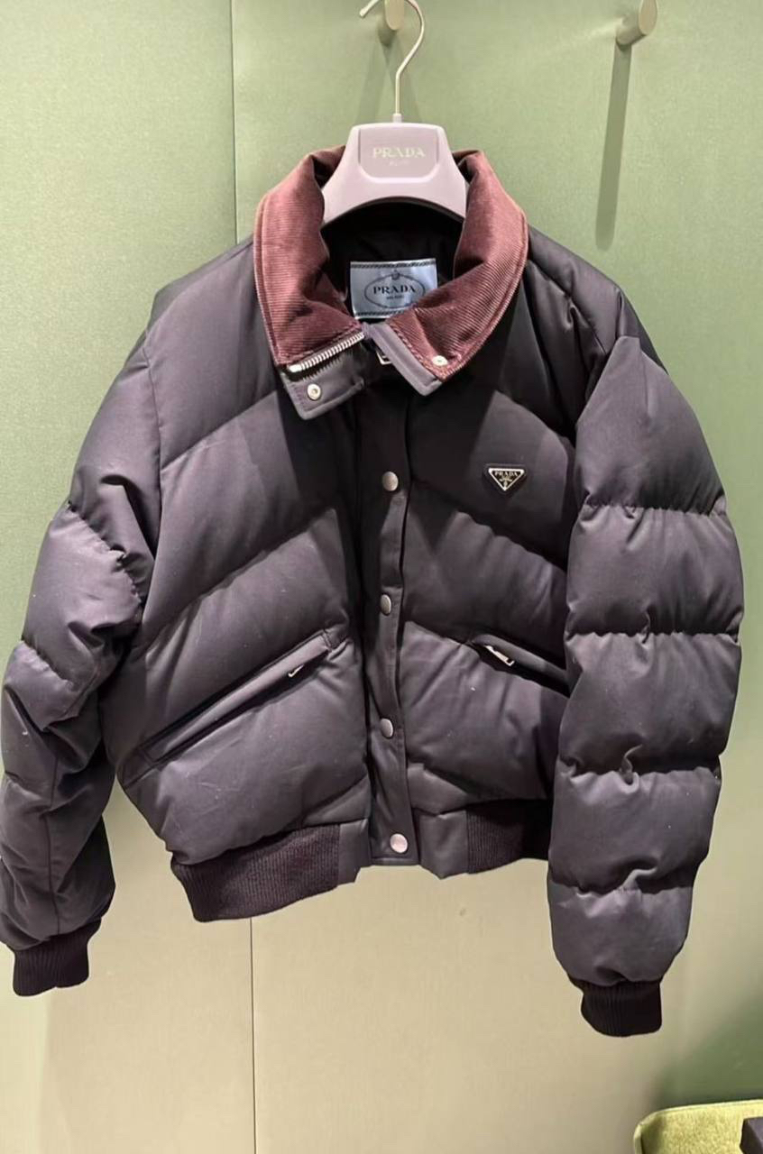 ПУХОВИК КУРТКА PRADA детальное фото