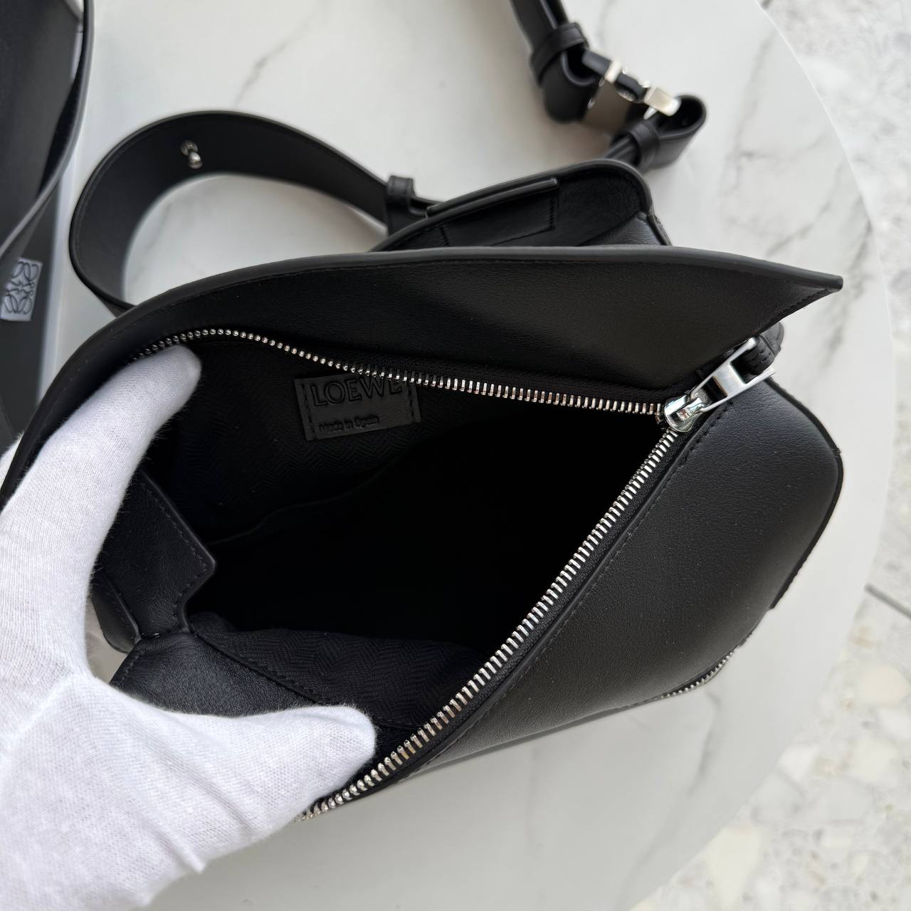 СУМКА МЕССЕНДЖЕР LOEWE детальное фото