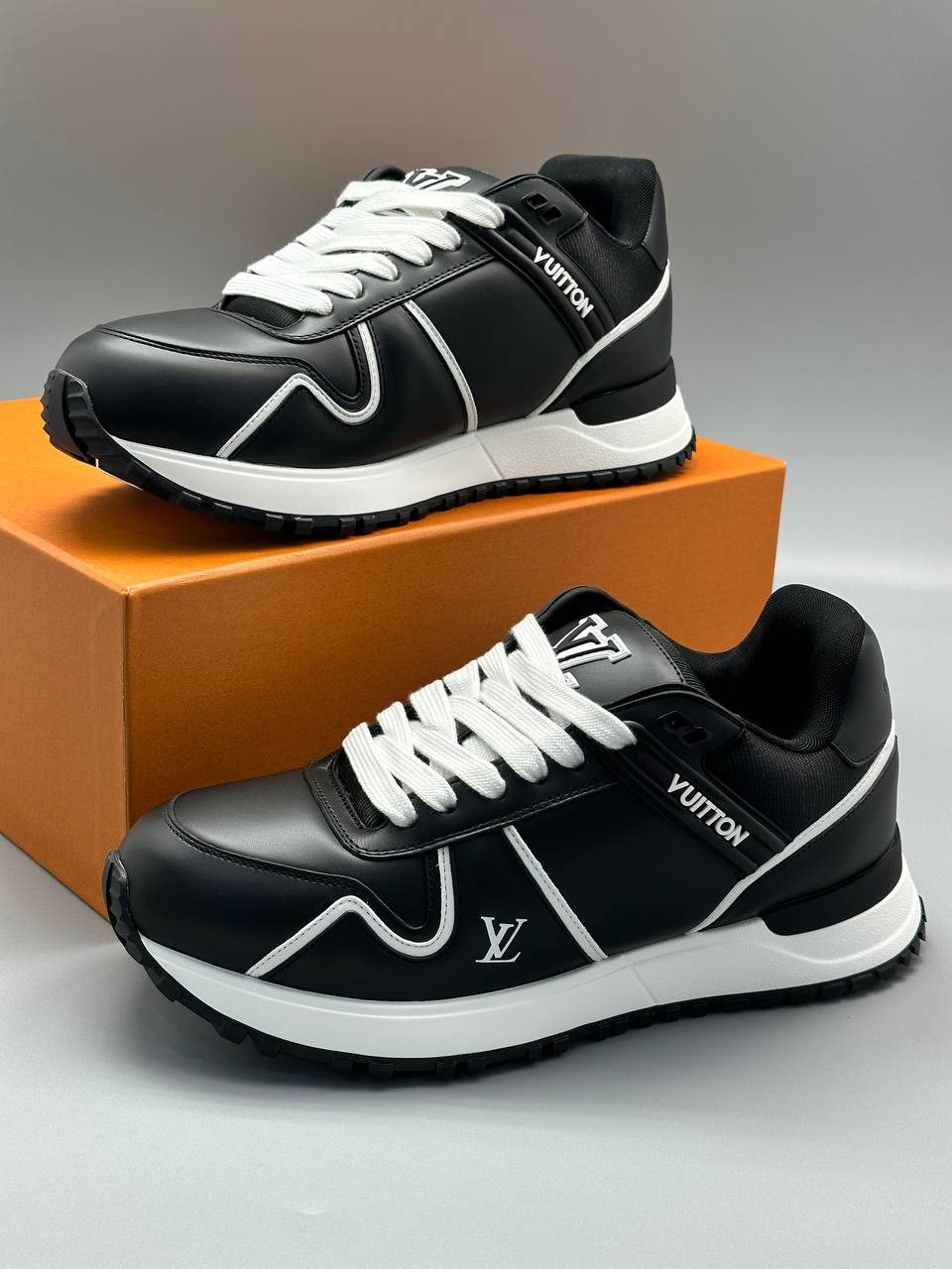 МУЖСКИЕ КРОССОВКИ LOUIS VUITTON детальное фото