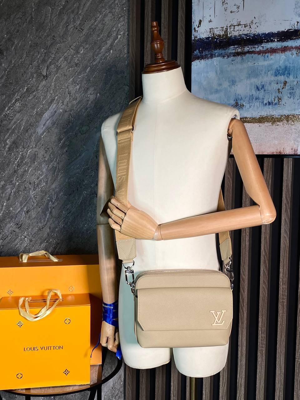 МУЖСКАЯ СУМКА МЕССЕНДЖЕР LOUIS VUITTON детальное фото