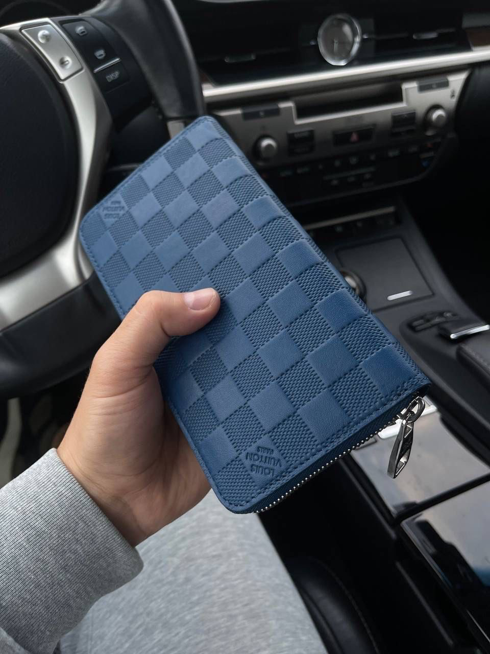 МУЖСКОЙ КАРТХОЛДЕР LOUIS VUITTON детальное фото