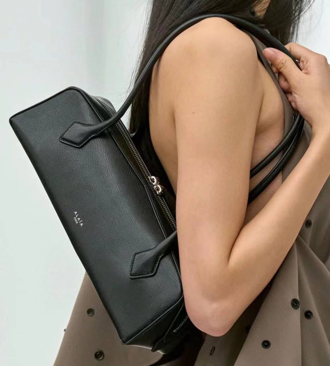 СУМКА ALAIA детальное фото