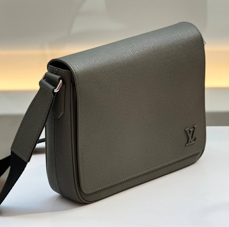 МУЖСКАЯ СУМКА МЕССЕНДЖЕР LOUIS VUITTON фото