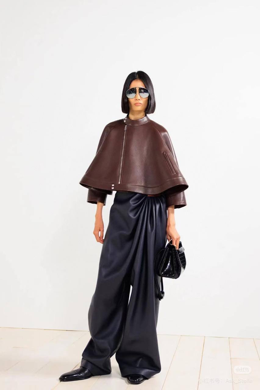 КУРТКА LOEWE детальное фото