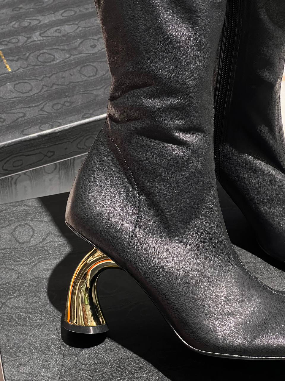 БОТИЛЬОНЫ DRIES VAN детальное фото