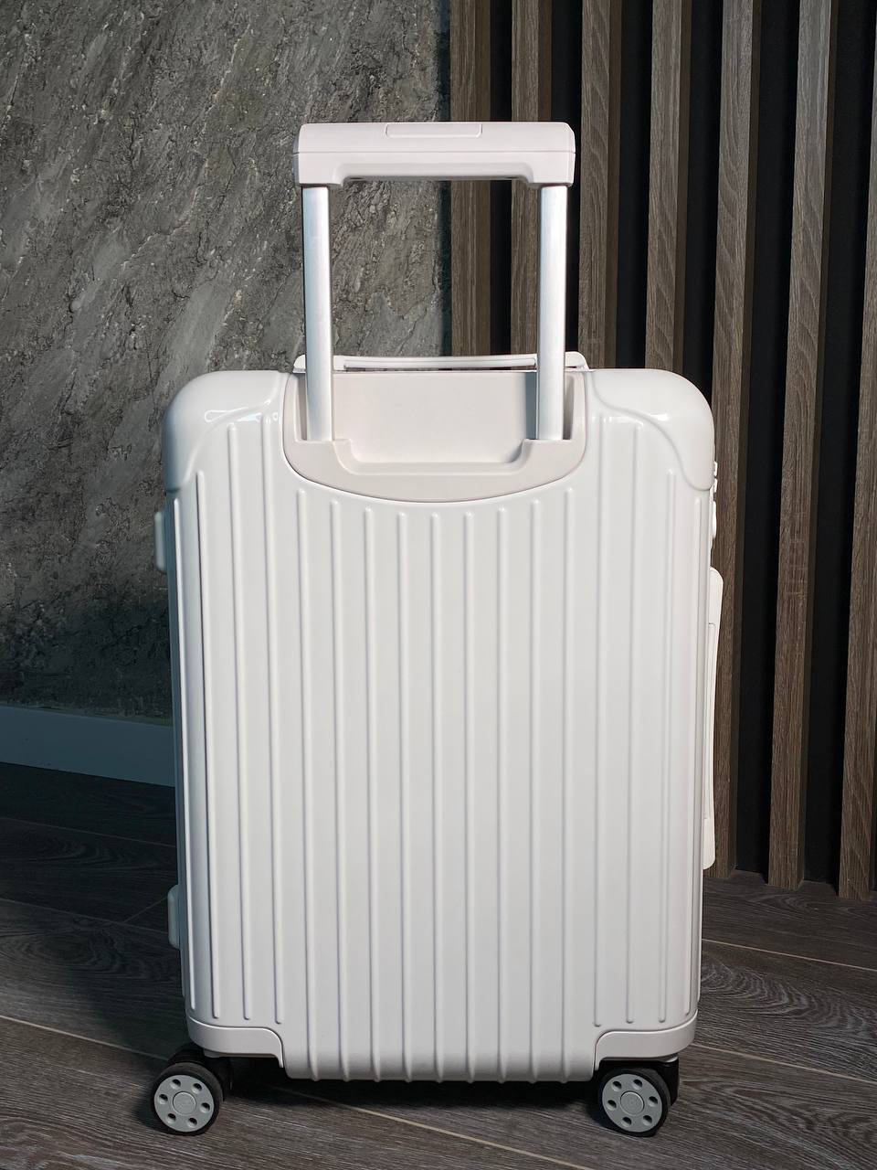ЧЕМОДАН RIMOWA детальное фото