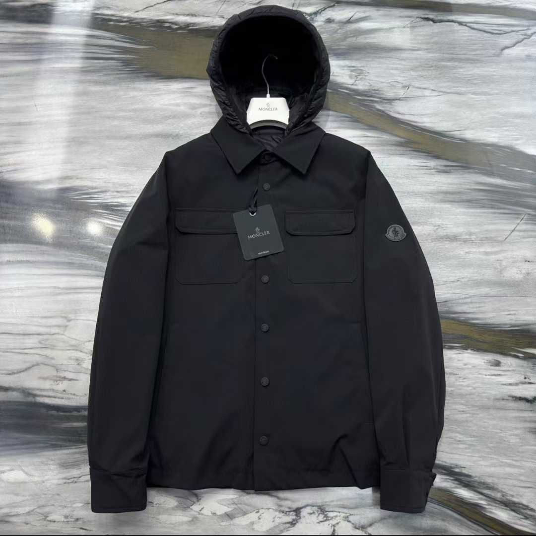 МУЖСКАЯ КУРТКА MONCLER детальное фото